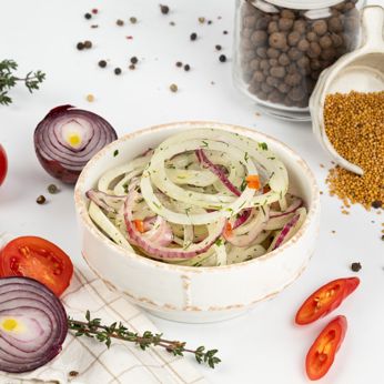 Маринована цибулька із зеленню (150 г)