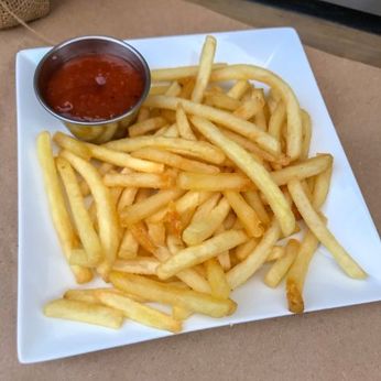 Картопля фрі з соусом бафало (150/30 г)