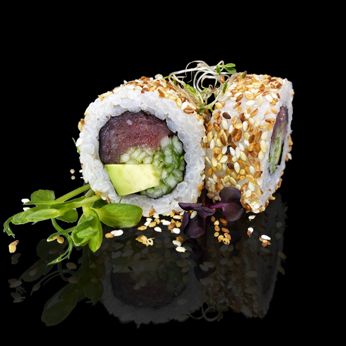 Каліфорнія з тунцем в кунжуті (210 г)