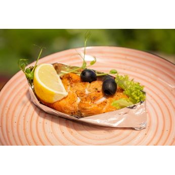 Сьомга запечена з овочами (80/50 г)