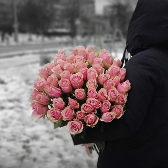 Букет із 59 рожевих троянд