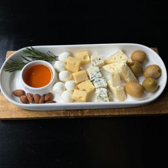 Тарілка сирів (240 г)