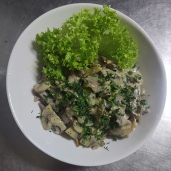 Язик тушений з грибами (200 г)