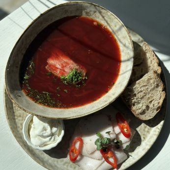 Борщ з ребрами (300 г)