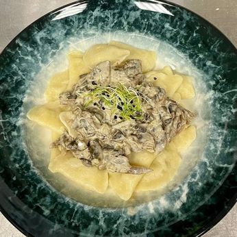 Вареники з картоплею та грибним соусом (350 г)