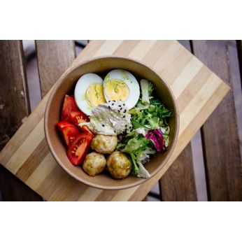 Боул з гречкою, яйцем та мітболами