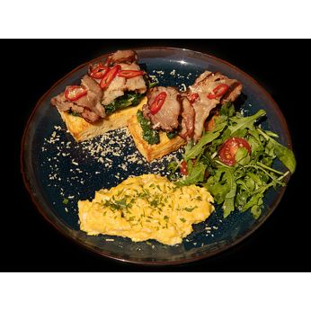 Скрембл з вершковим шпинатом та беконом (250 г)