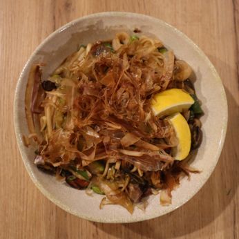 Удон з морськими гадами (500 г)
