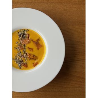 Гарбузовий крем-суп з креветками.