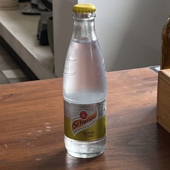 Schweppes (скло) (0,33 л)