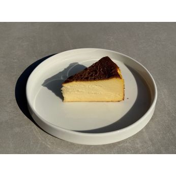 Баскський манго-маракуйя чізкейк