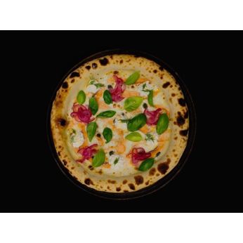 Неаполітанська піца з копченим лососем, каперсами та крем-фетою