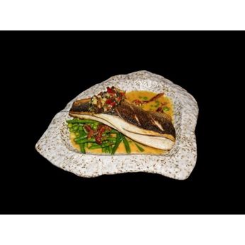 Філе сібаса з зеленою квасолею і шафрановим бербланом