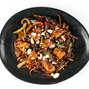 Удон з овочами та куркою (380 г)